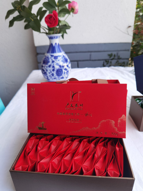 【大別山精神系列一特級信陽紅茶伴手禮（匠心）】大別山脈、核心產(chǎn)區(qū)、高山茶園、匠心制作  980元/盒